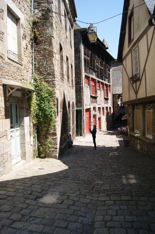 Au Fil De L'eau - Le Bord De Rance Apartment Dinan