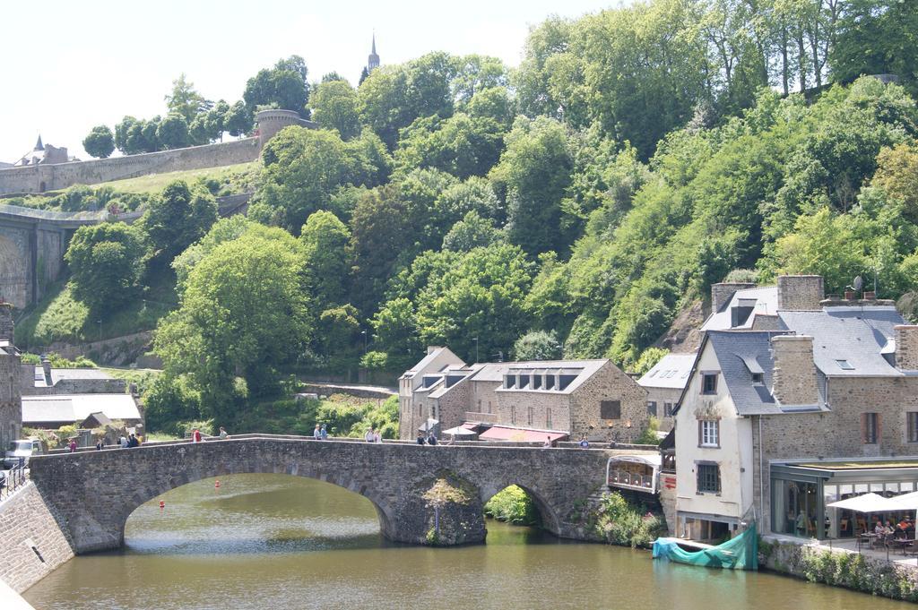 Au Fil De L'eau - Le Bord De Rance Dinan